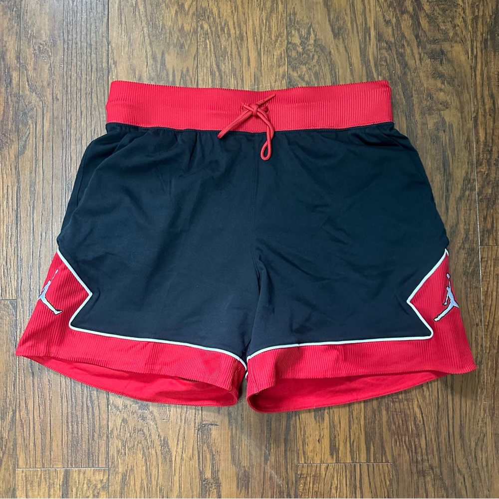 Jordan Women's Diamond basketball Shorts‎ women’s large